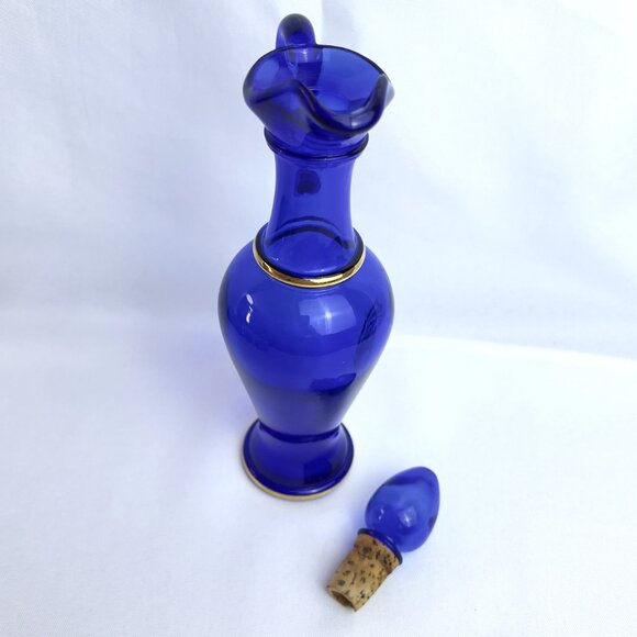 Avon Vintage Cobalt Blue Pitcher & Stopper Gold Accents Genie Bottle Cruet 1970s - Picture 5 of 7
